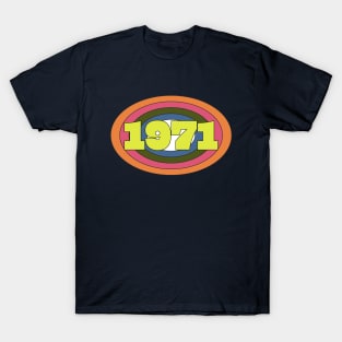 Yellow Year 1971 Rainbow Ellipse Vintage Typography T-Shirt